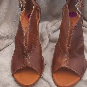 LATITUDE FEMME ITALIAN BROWN LEATHER SANDAL 4INCH HEEL MADE IN ITALY SIZE 8.5